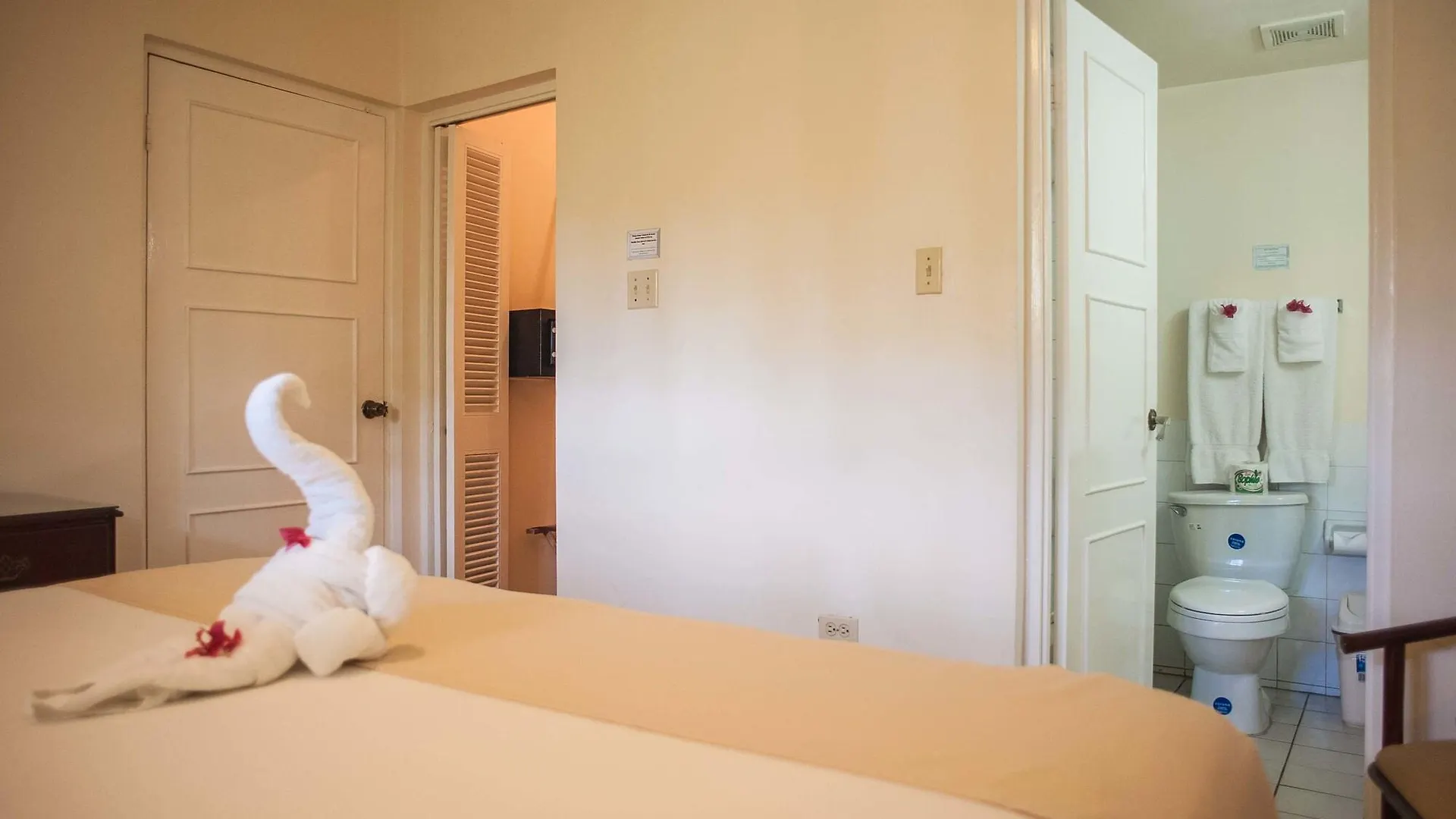*** Hotel El Greco Resort Montego Bay Jamaica